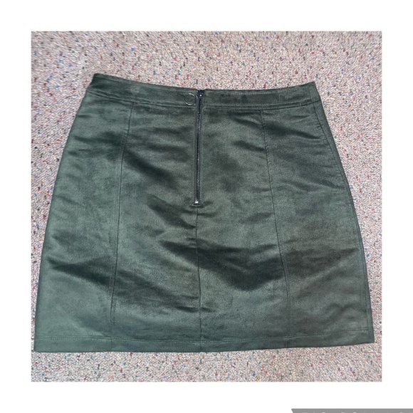 Old Navy green suede skirt size 6 - Picture 2 of 2